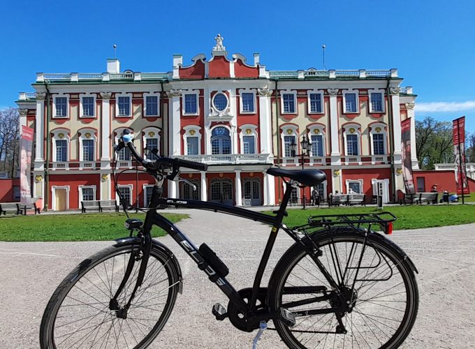 Tallinn Bike Tour including Pirita, Kadriorg, Kalamaja and Telliskivi